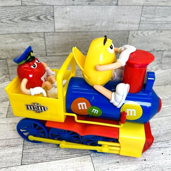 M&M Candies Train Engine Candy Dispenser w/Light &‎ Sound - Picture 1 of 9